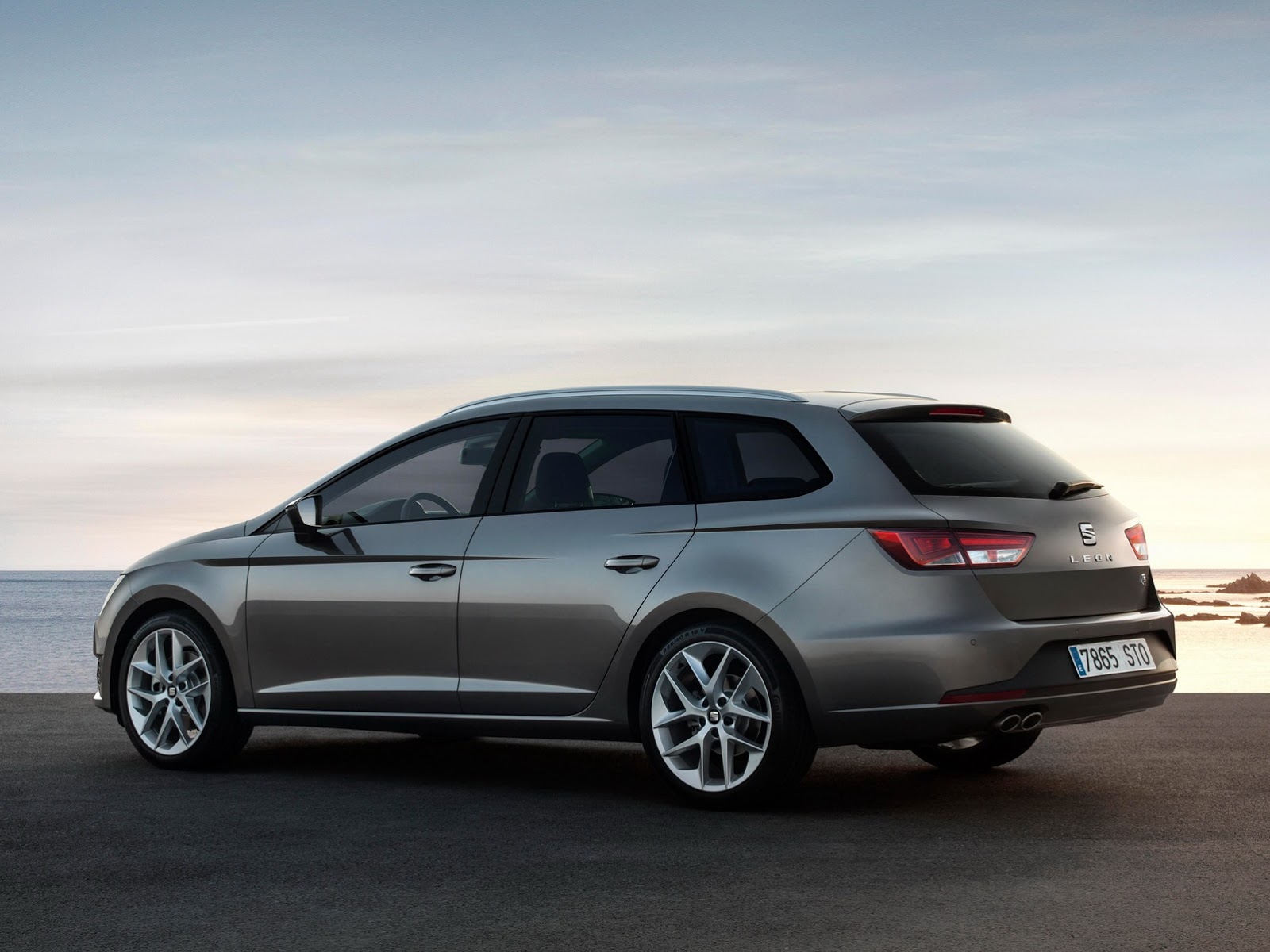 SEAT LEON